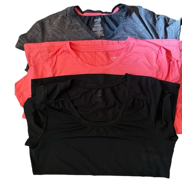 Bundle of 2 Under Armour Tops (XL) + 3 FREE Bonus Shirts - Picture 2 of 6